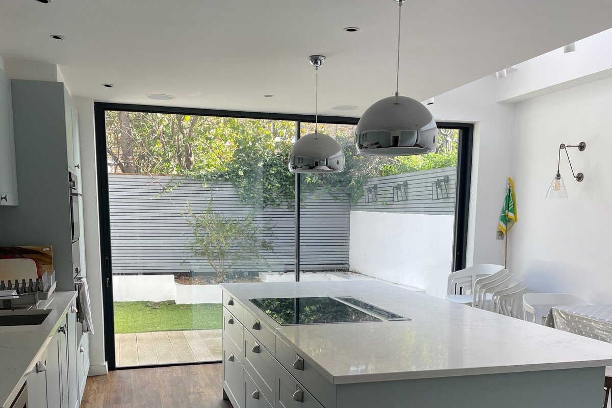 Modern House In Battersea, SW11 gallery image 2