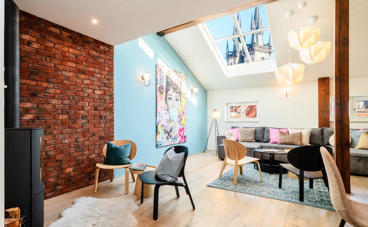 3BR 3,5bath Atelier Jacuzzi Fireplace OLD TOWN sq gallery image 2