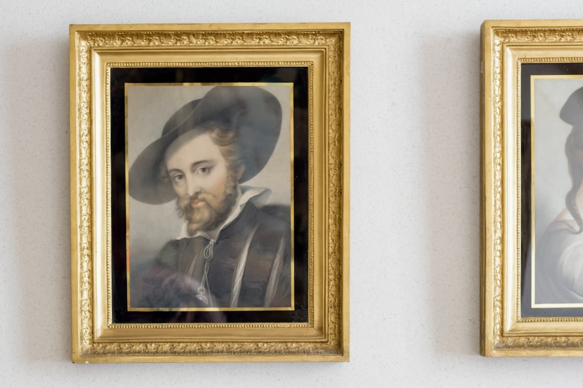 Museum Suite – Luxurious unit with a City View – gallery image 3