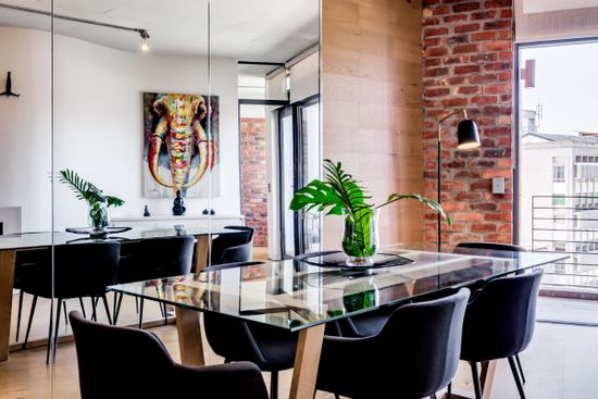 702 Metropolitan - Dining - Dining; 702 Metropolitan - City Centre