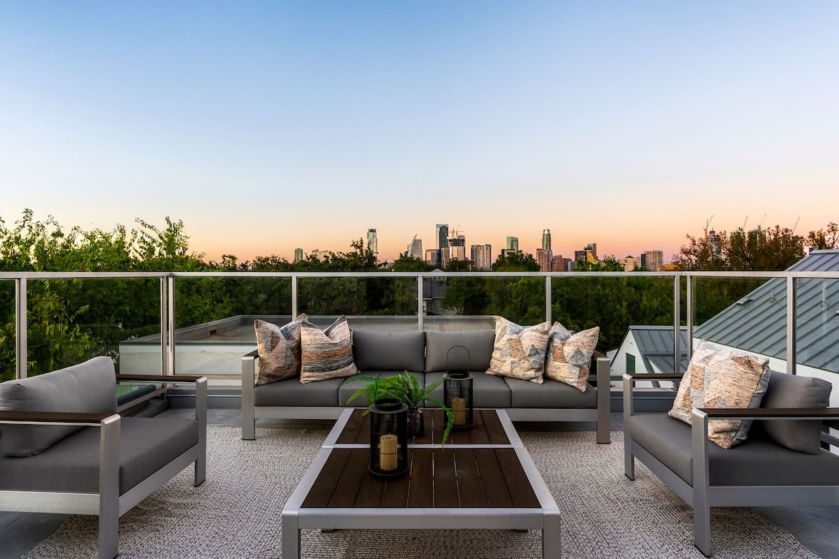 Sleeps 15, Heated Pool, Hot Tub, Golf, Game Room gallery image 5