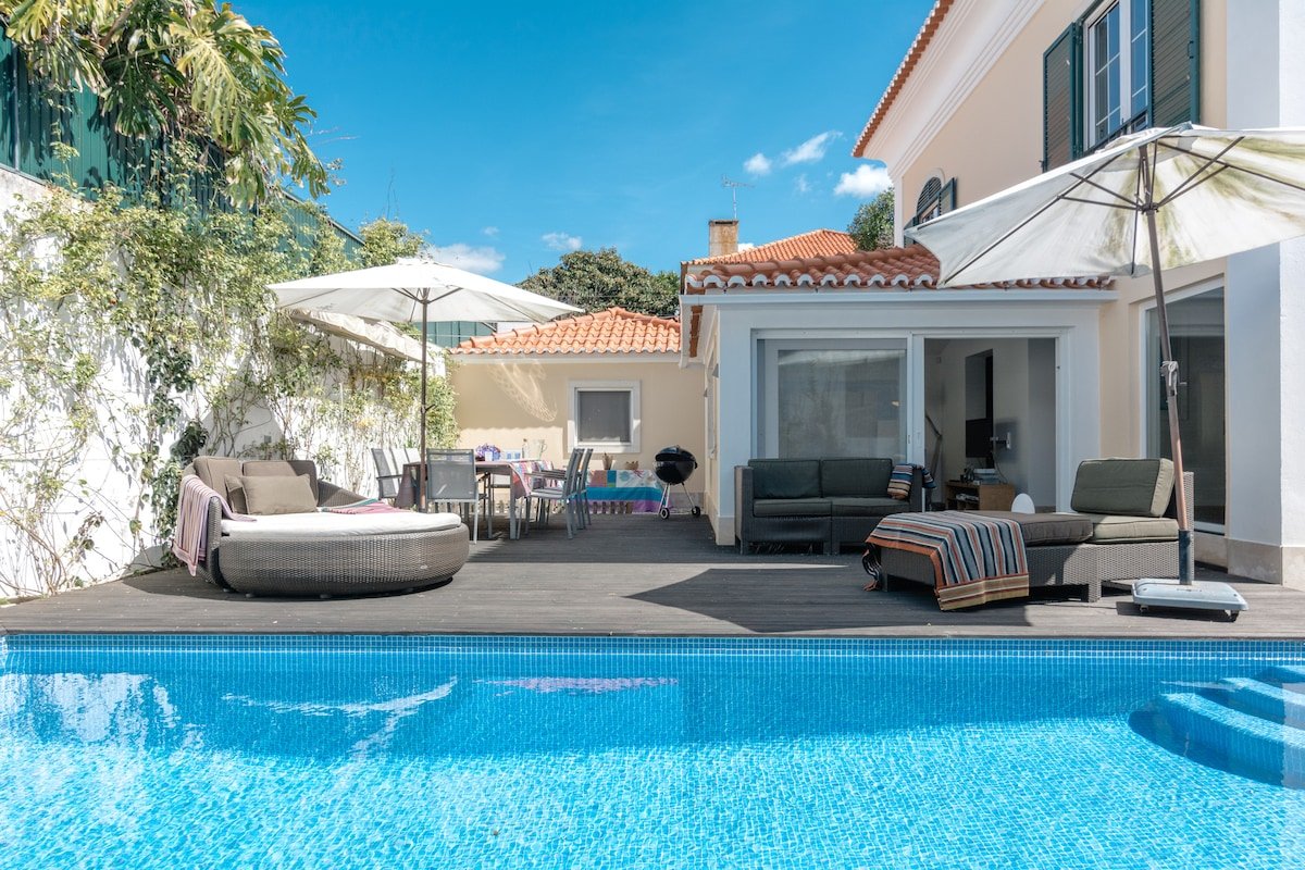 Lux Estoril Family Villa(9) heat pool near beach! gallery image 2