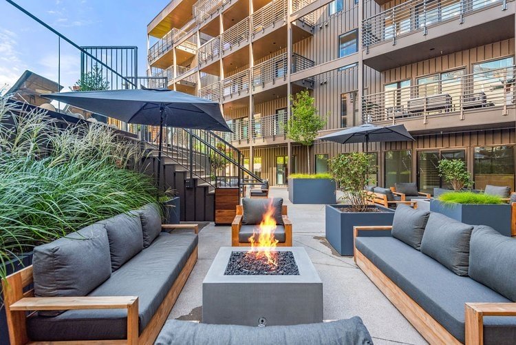 Luxury 4BR Condo|Concierge-Pool-Walk to Downtown! gallery image 2