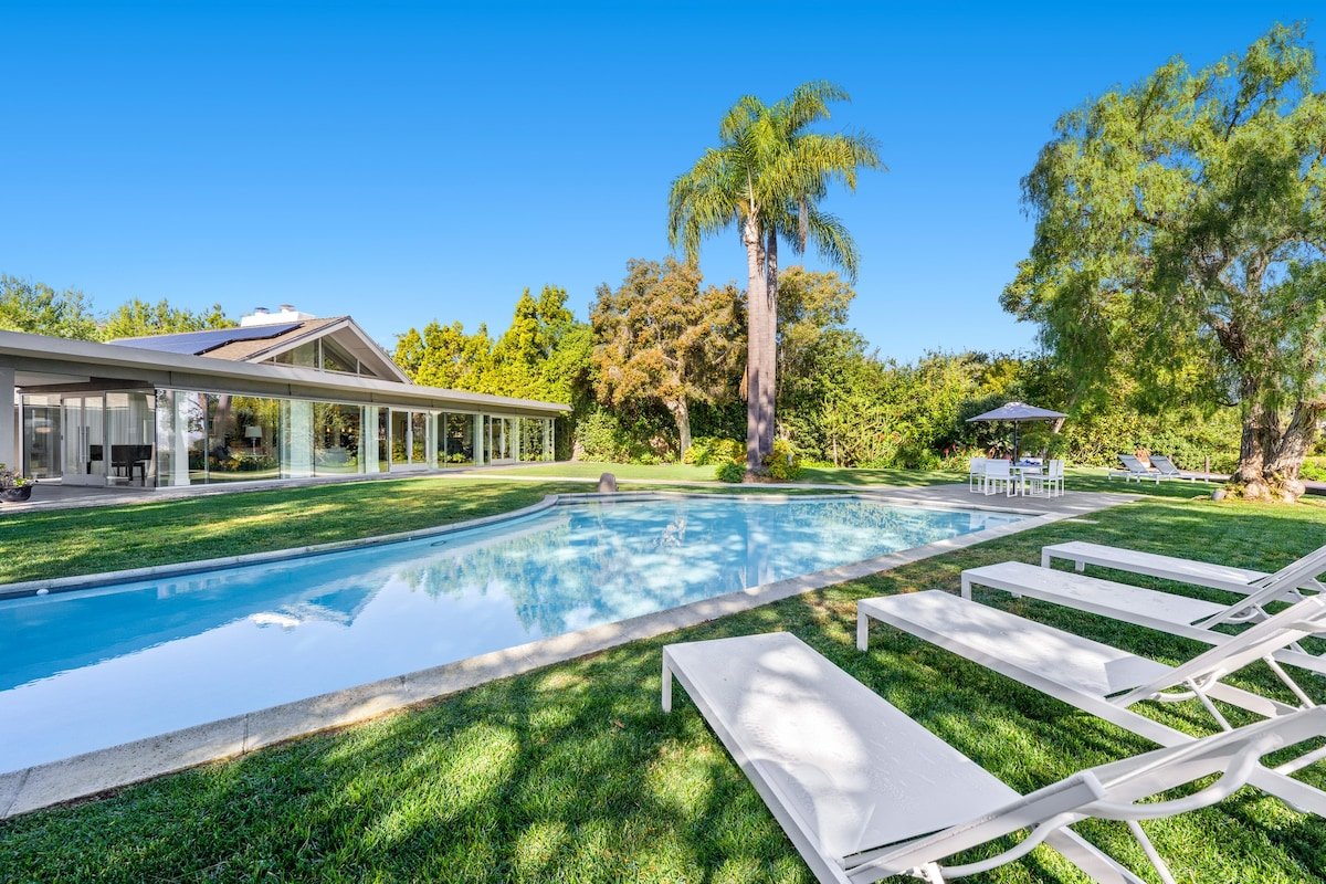 Endless Vistas | 7BR Luxury Escape w/ Pool & Spa gallery image 2