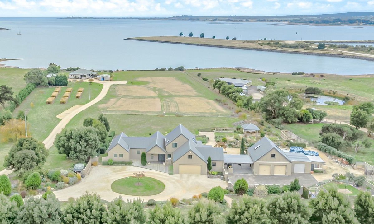 Chateau Clarence & Petite Chateau