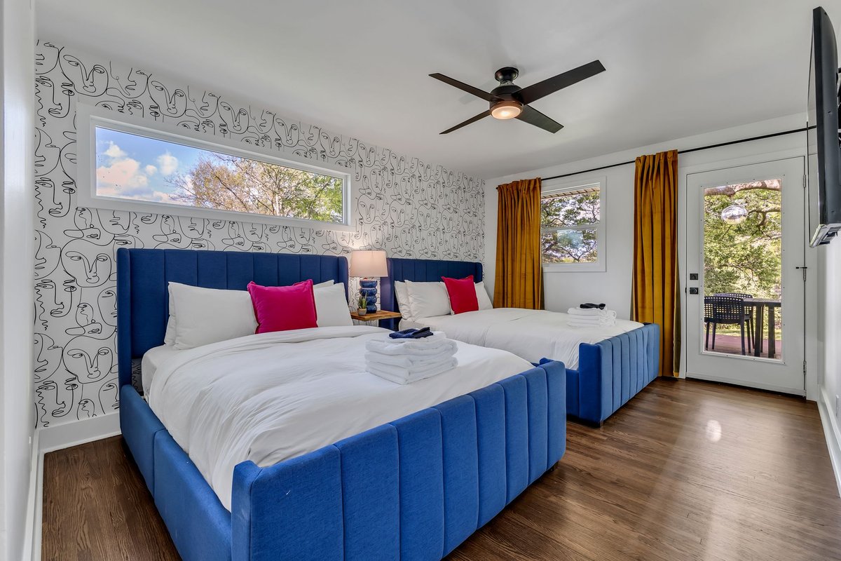 Encore Escape: Stylish Home w/ Hot Tub Near Opry