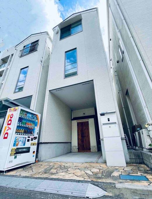 Shinjuku Area Entire House,Up to 9 Guests,GroupsOK gallery image 3