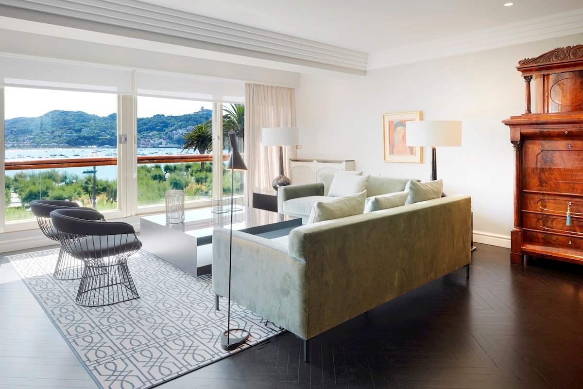 Playa de La Concha 10 by FeelFree Rentals gallery image 4