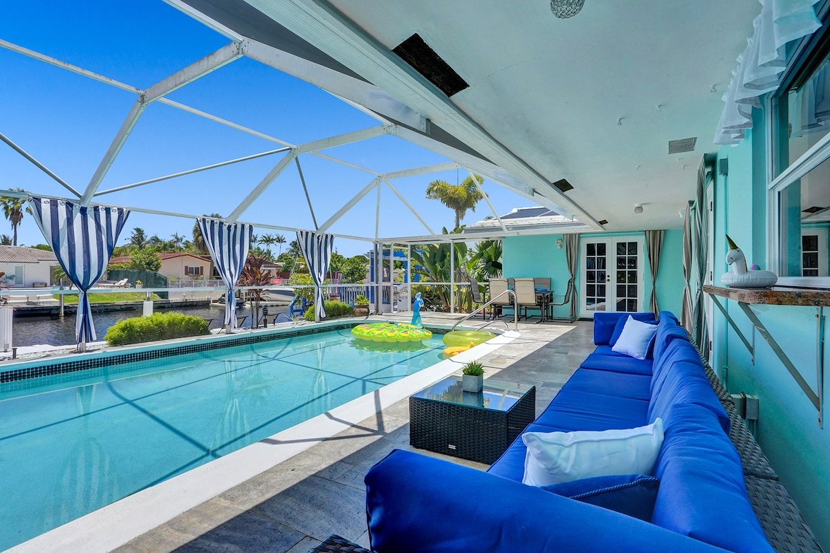 Heated Pool-Waterfront 4BD Villa: Deck&BBQ gallery image 2