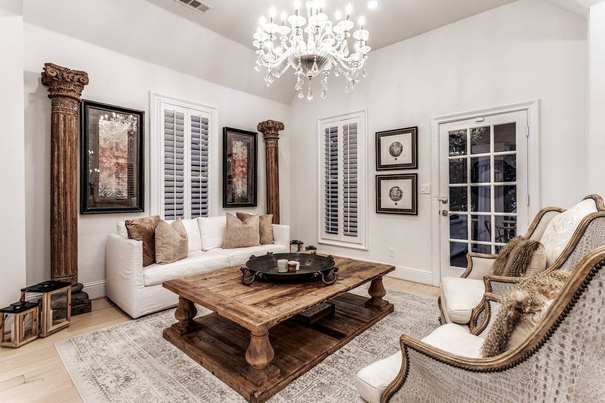 ★ Luxe Thomas Mansion ★ | hot tub, pool, fire pit! gallery image 4