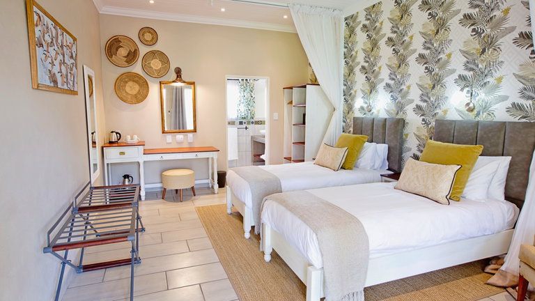 Pioneers Victoria Falls King Rooms