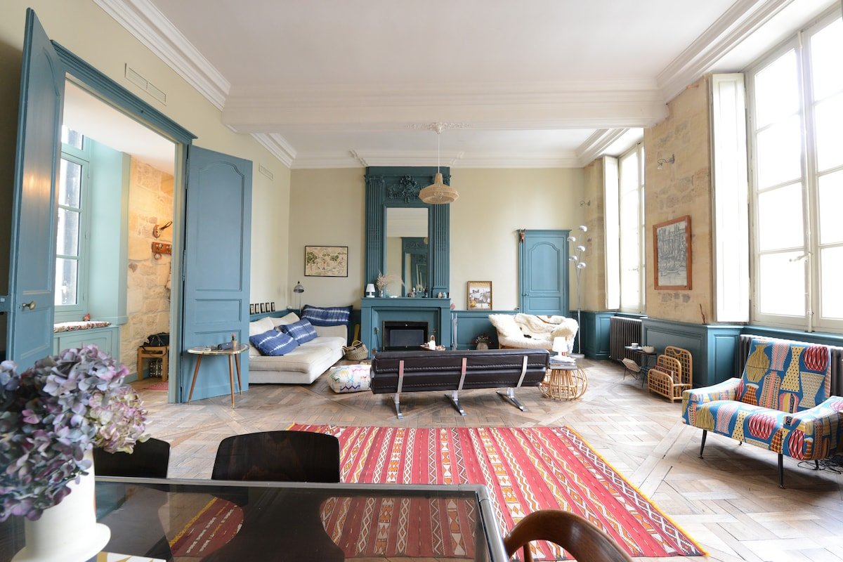 Superbe appartement dans batiment historique gallery image 4