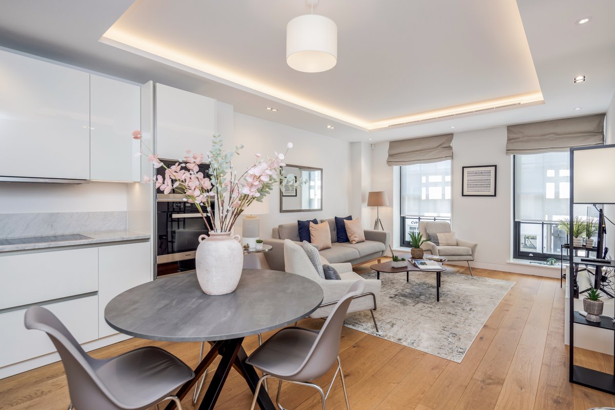 Luxury 2Bed 2Bath Oxford st +AC