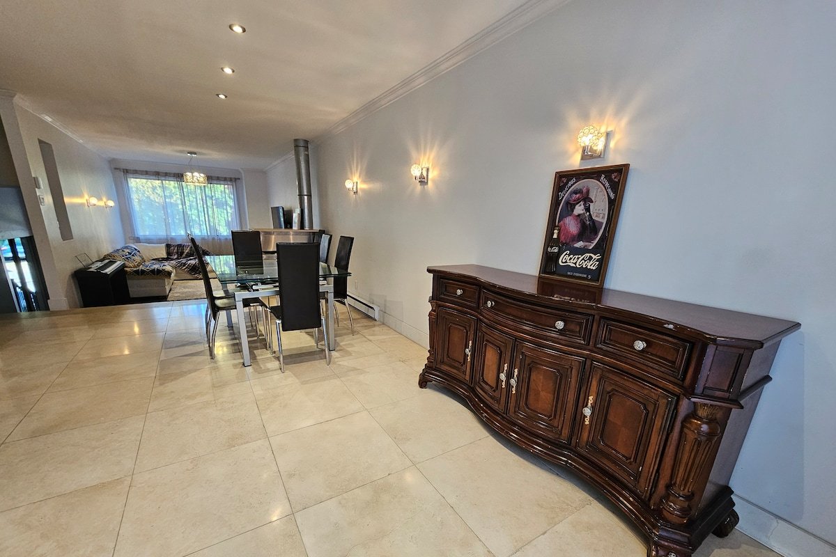 Spacious 2 storey Townhouse,3 rooms,1.5 bathrooms gallery image 4