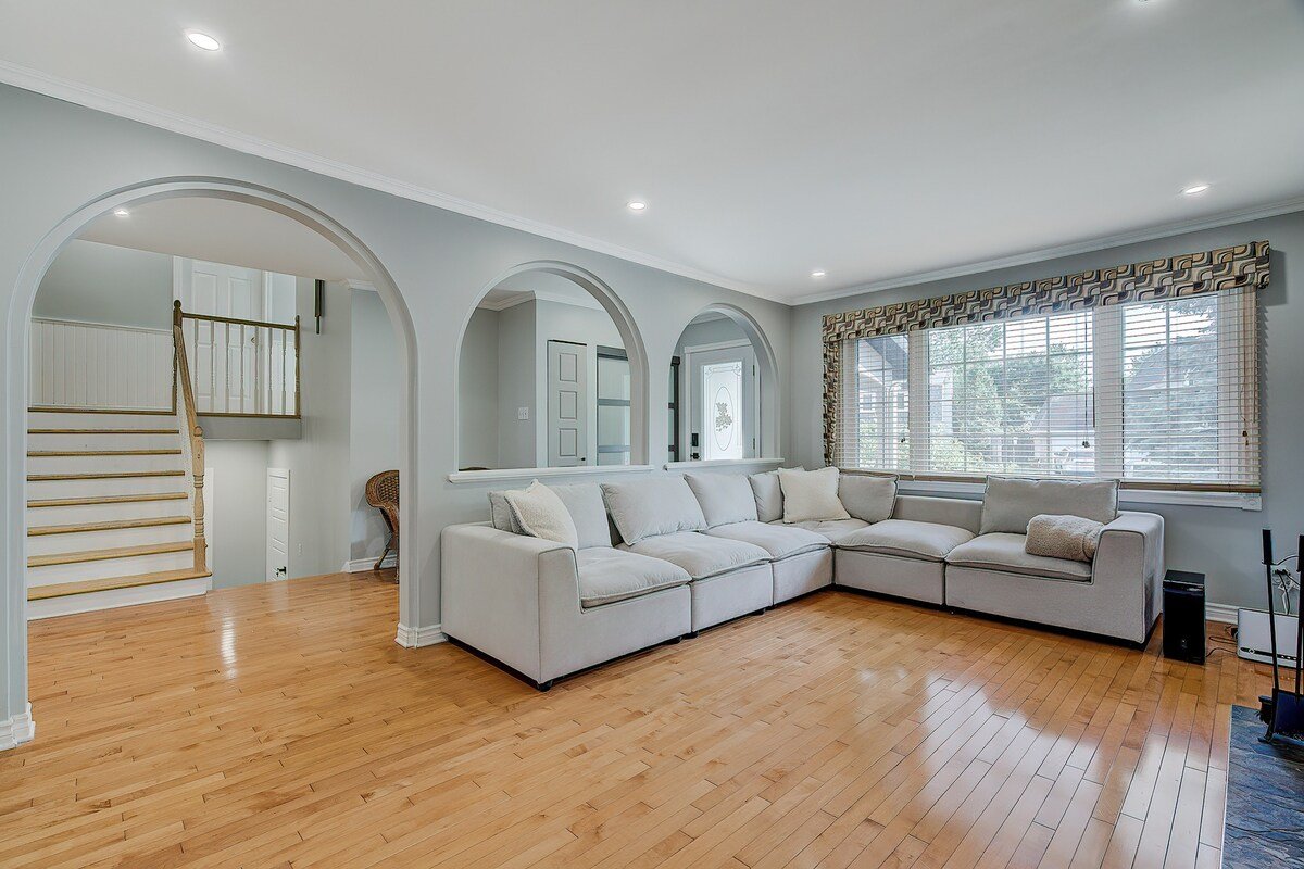 Beautiful 4 Bedroom Home gallery image 4