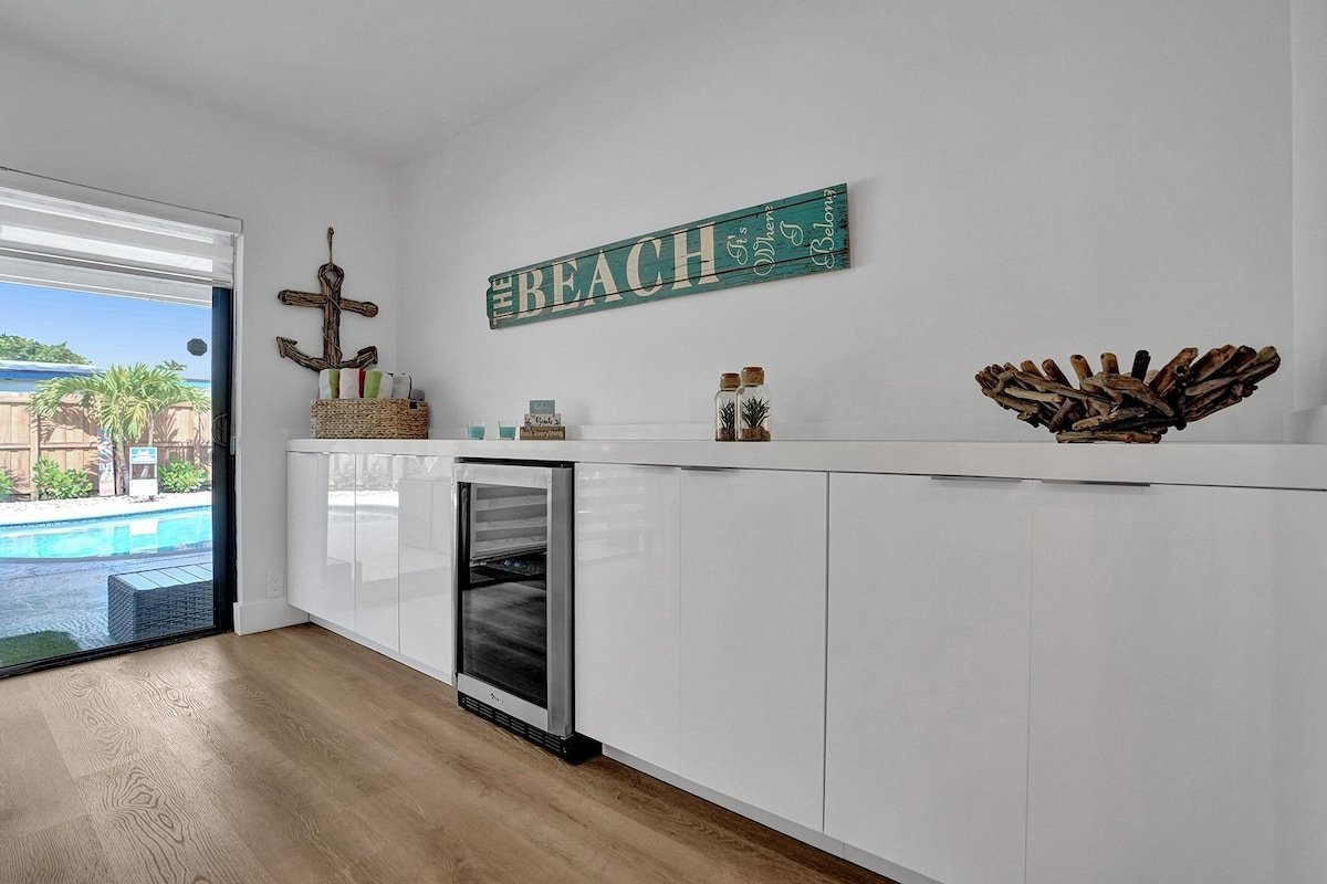 Luxury+ Fun | Heated POOL | Games | 15 min to FLL gallery image 4