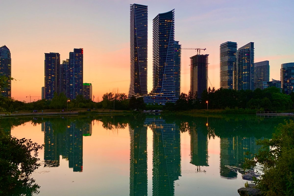 Luxury Lakefront Oasis – Stunning Views | 9 Guests