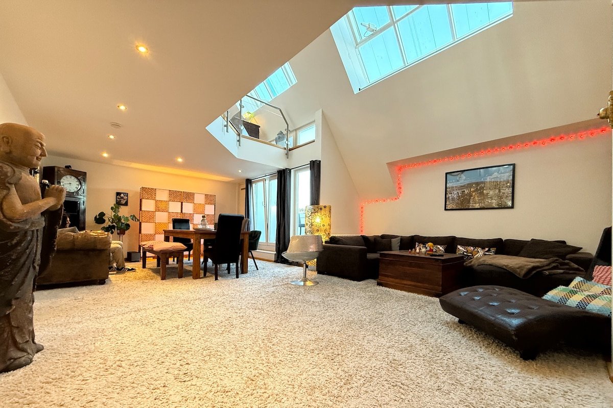 X-large Lifestyle Loft in Prime City Location gallery image 3