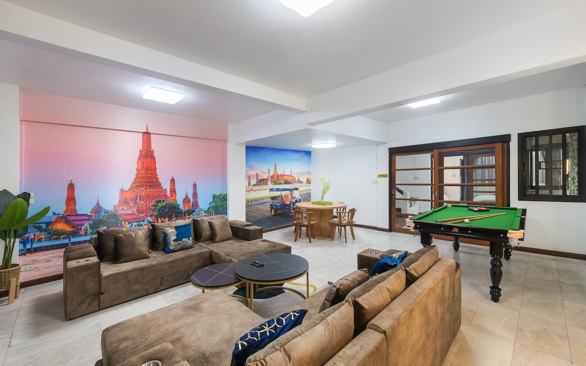 800m to NANA BTS & Plaza_Rooftop +Airport Transfer gallery image 4