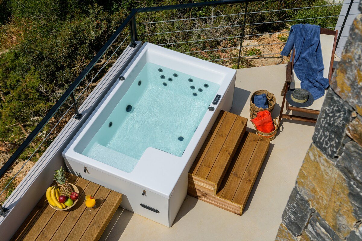 Beachfront villa Phi, jacuzzi and amazing views gallery image 5