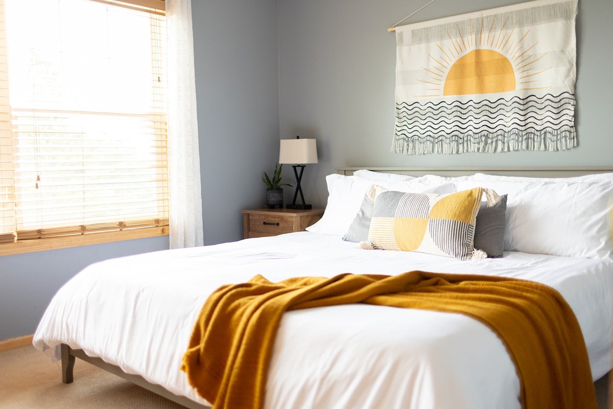 Arcade, Hot-Tub, Pub, 5 Kings, 15 Min To Anywhere gallery image 4