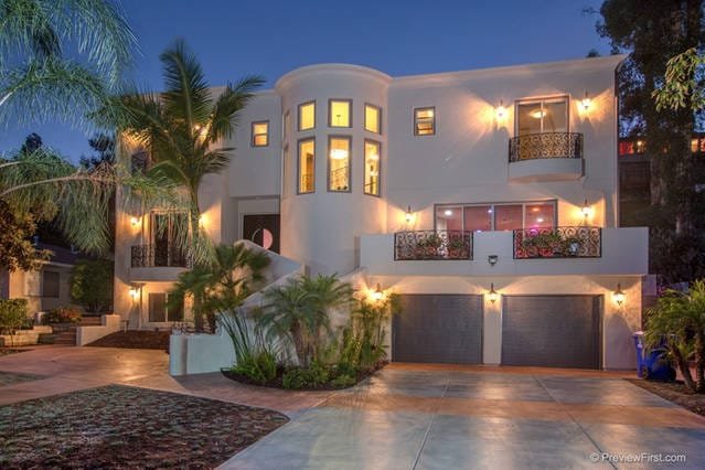 Luxurious 4200 Sq Ft 6 Bedroom Mediterannean Villa gallery image 2