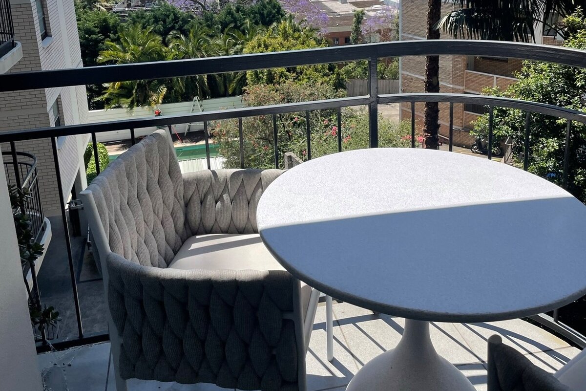 Stylish Harbourside Apartment in Elizabeth Bay gallery image 3