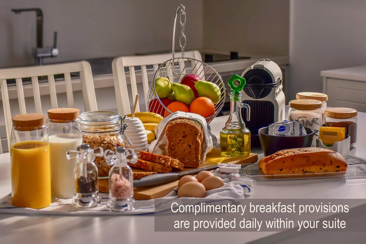 White Rock ☆ Plathiena Suite gallery image 4