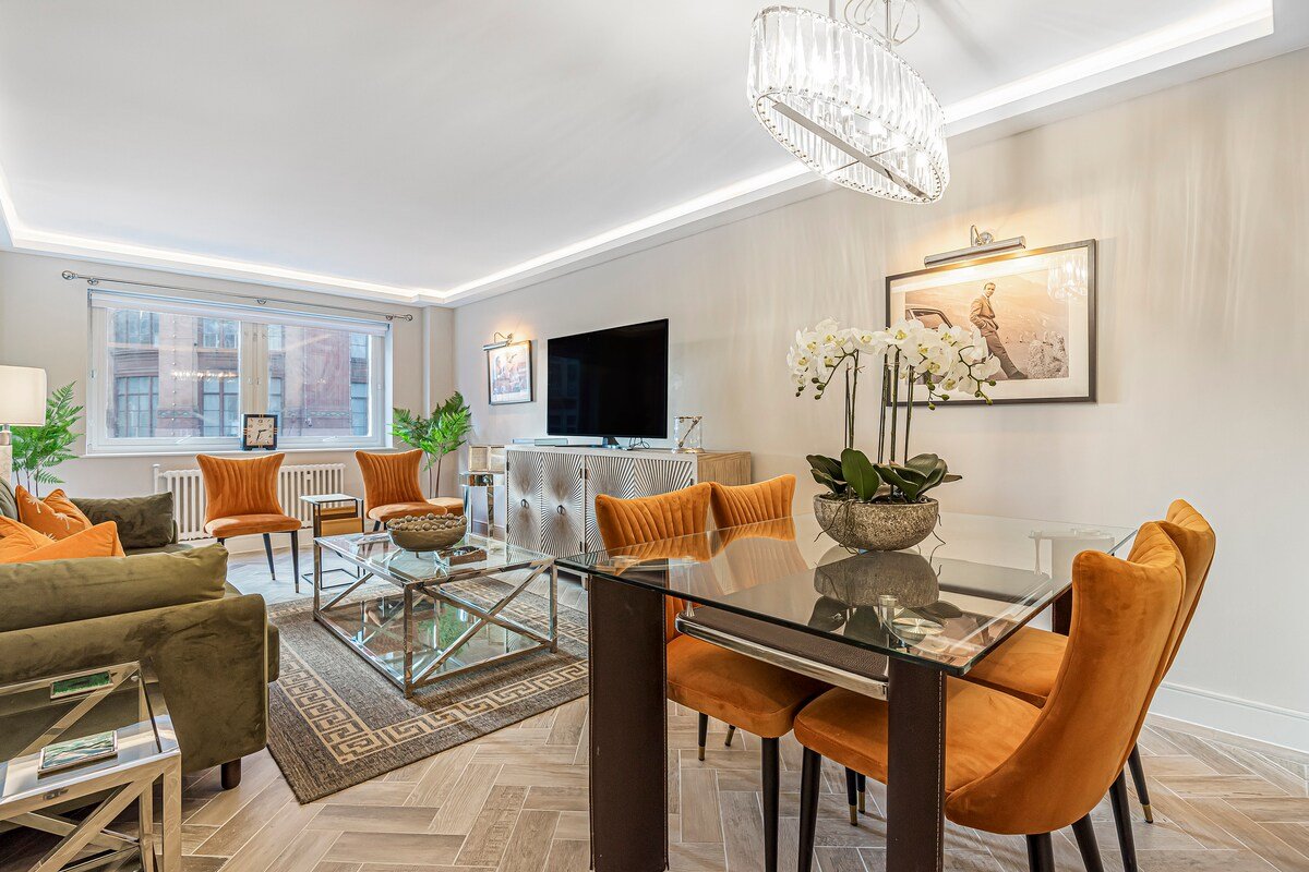 Elegant 2BD Knightsbridge Retreat Steps to Harrods gallery image 4