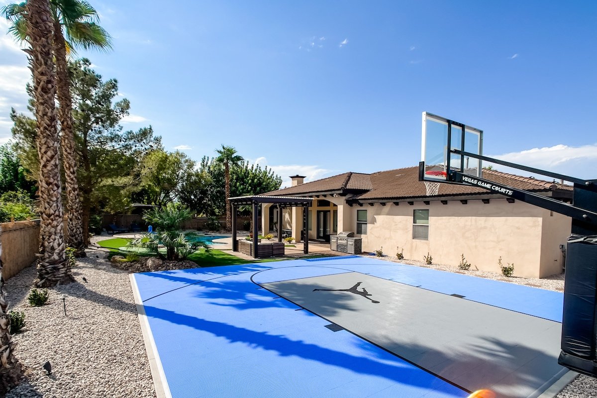 Paradise Backyard, Pool, Basketball Court, Games+! gallery image 2