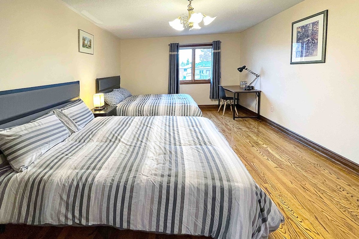 Rare & Spacious massive home w 7 beds gallery image 3