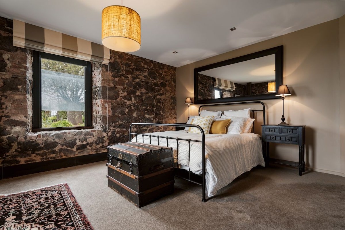 Vale Hill House gallery image 3