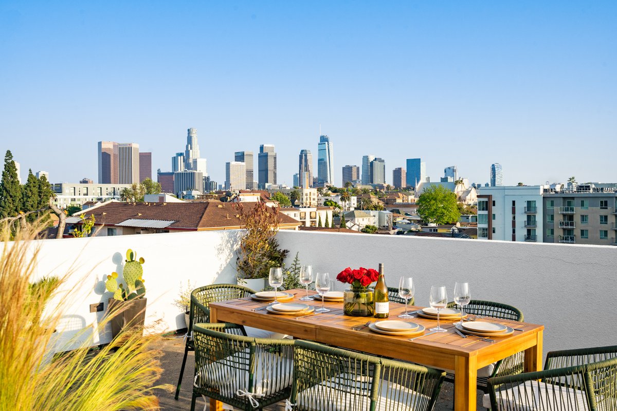 Luxury Modern House With Private Rooftop Patio