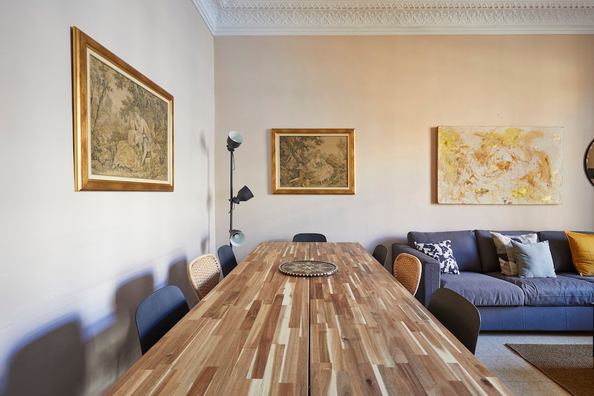 Huge Modernist Apartment Arc de Triomf. gallery image 4
