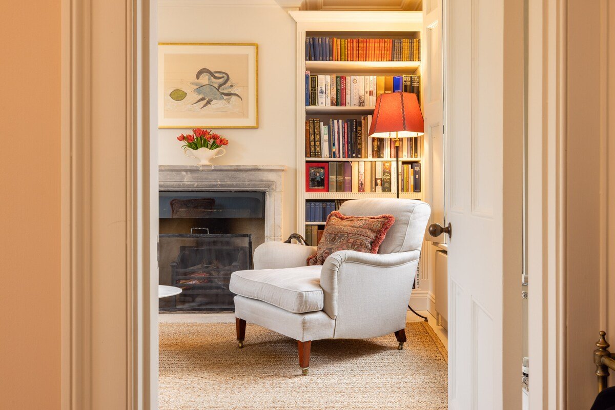 London Living – 3 Bedroom Home in Chelsea gallery image 4