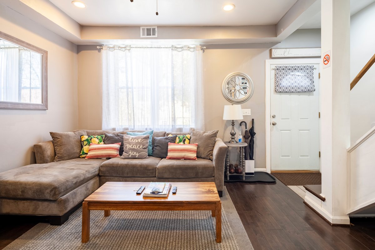 Spacious Newly Renovated 5-Star DC Experience