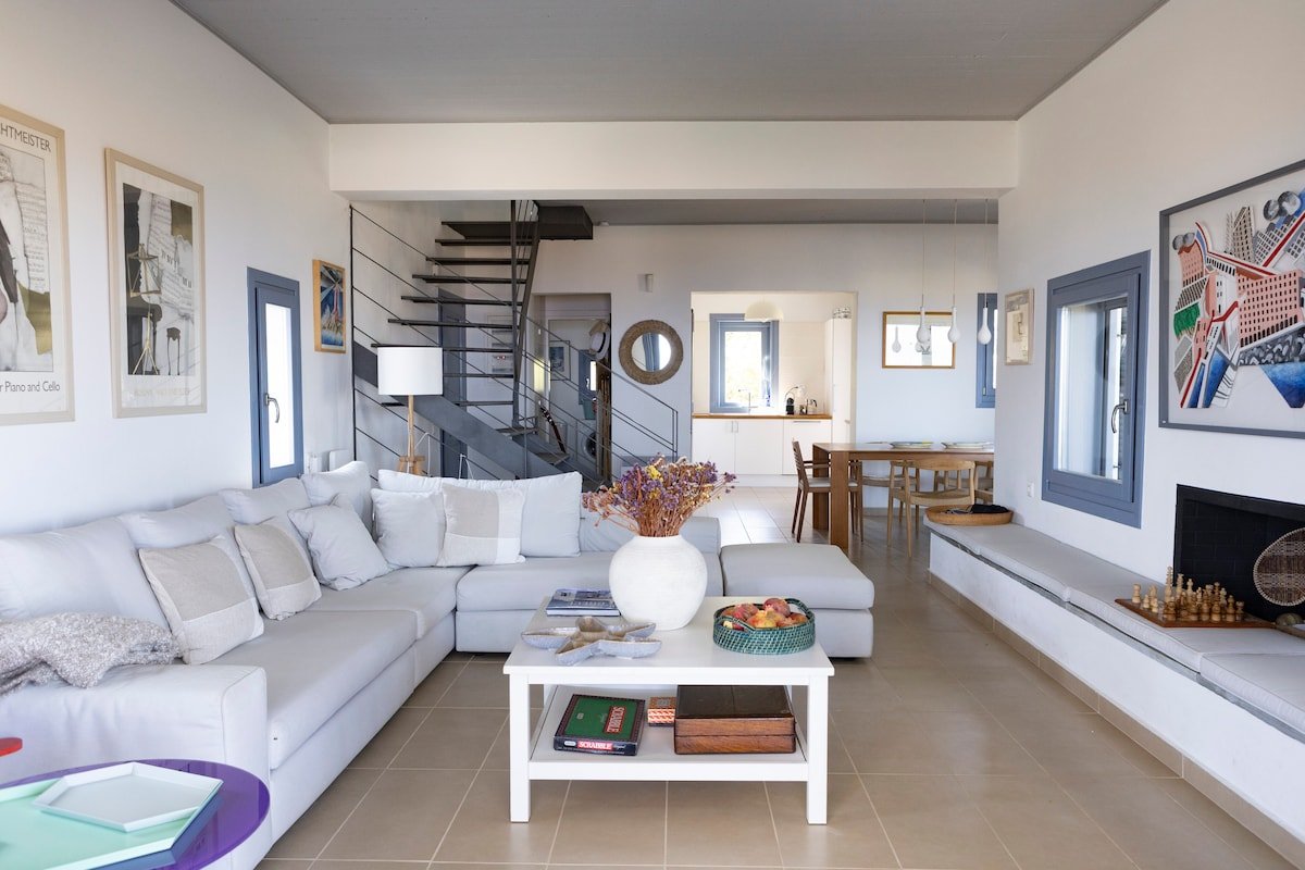 Villa Kyparissi in the island Kea gallery image 5