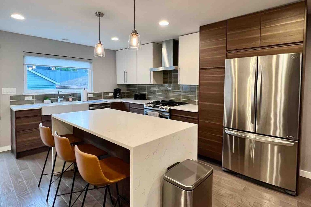 Modern Single-Family Home w/outdoor space + garage gallery image 5