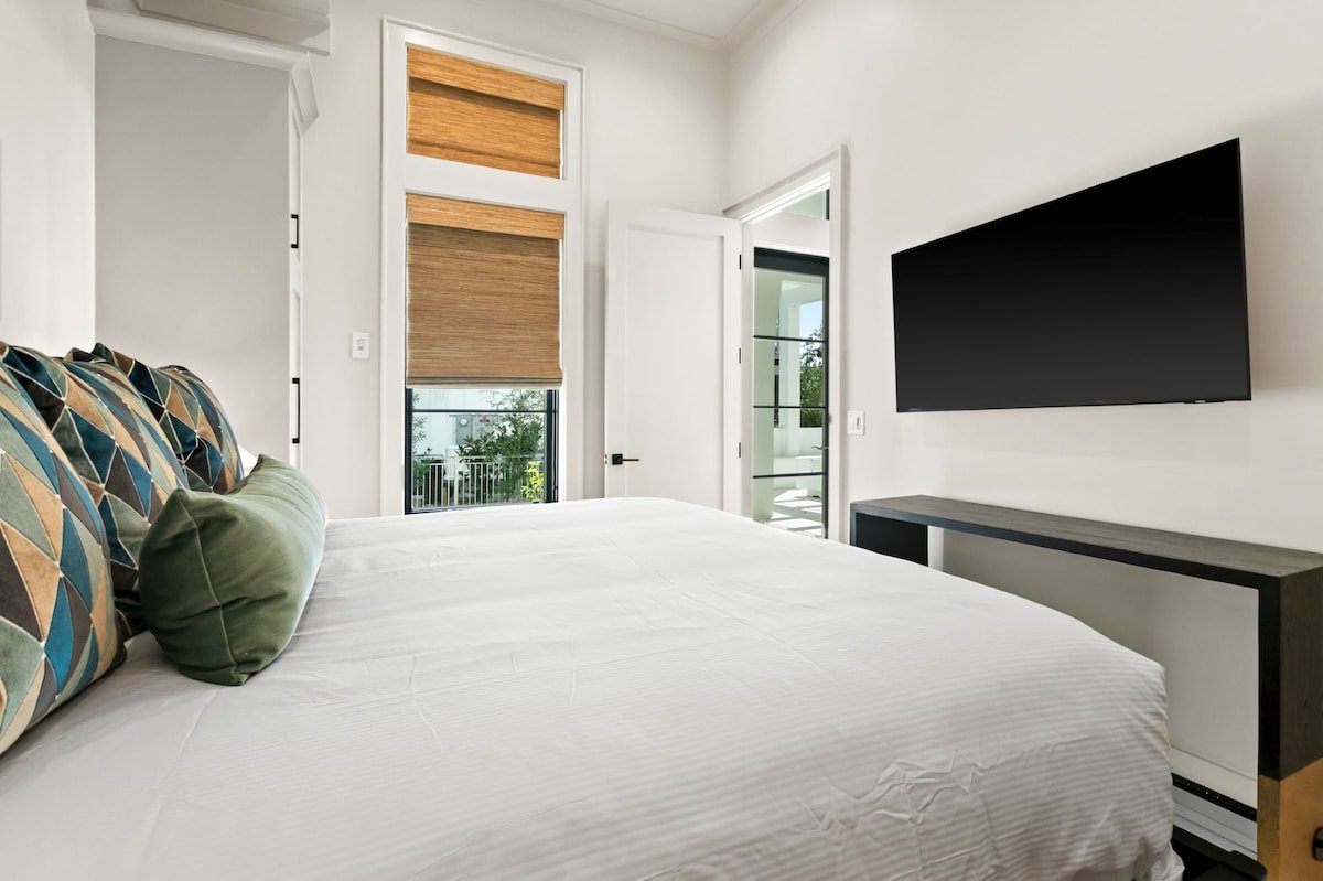 283 Lakeview Drive gallery image 3