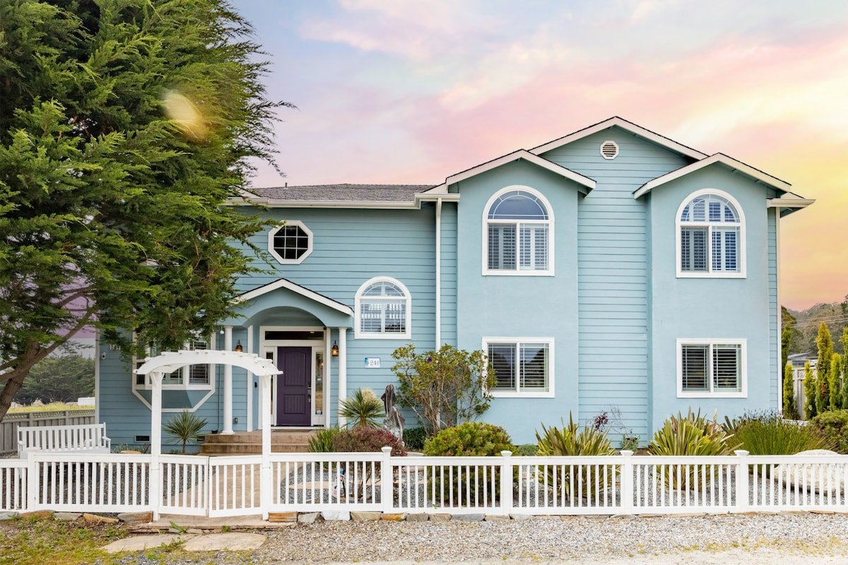 Coastal Dream! OceanView, steps2beach, HotTub, BBQ gallery image 4