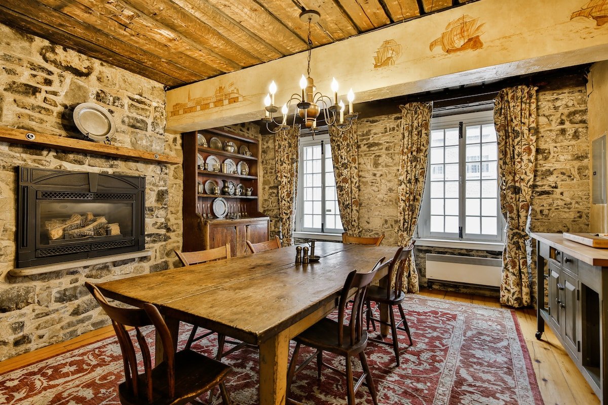 1 FREE Parking| Majestic Old Port Gem | POOL table gallery image 3