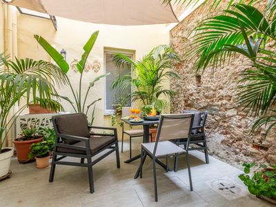 Laura Five Senses – courtyard – City Center