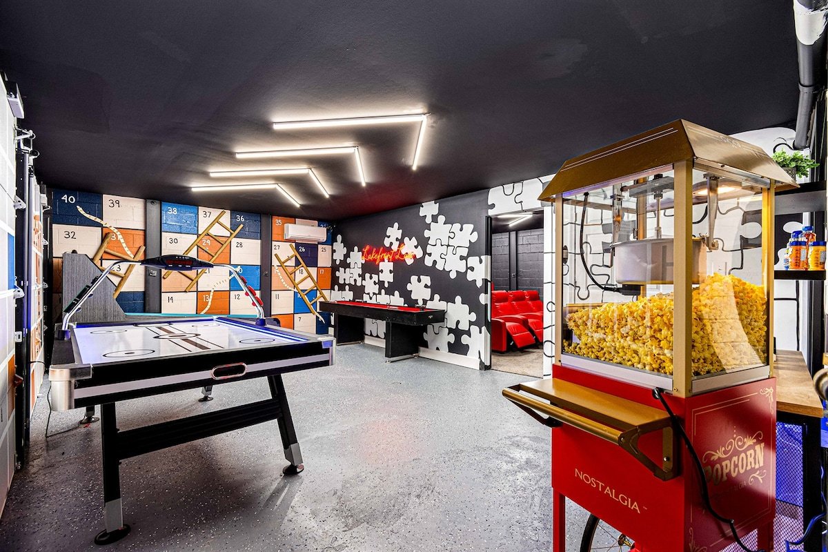 Luxe 5BR | Hot Tub, Sauna, Games & Lake Views! gallery image 3