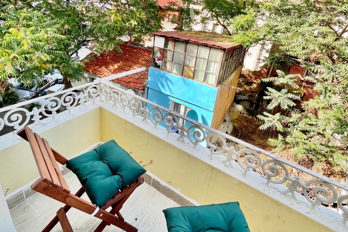 BohoHouse ~ 6 Rooms + 2 Rooftops gallery image 3