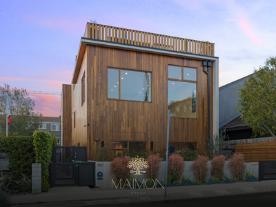 Breathtaking Beach Villa in the Heart of Venice