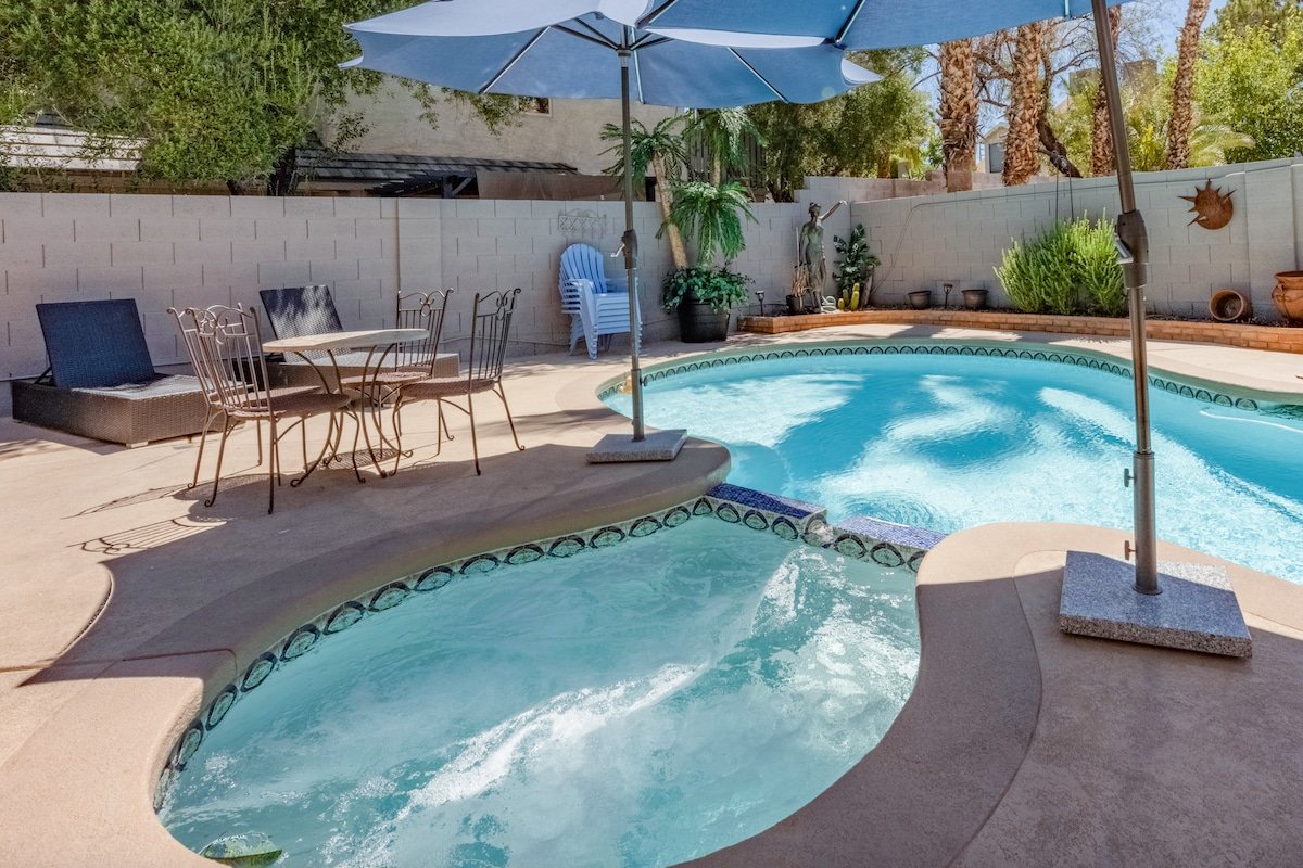 Villa Beach house 16+Pool & Spa. 9min from strip! gallery image 5