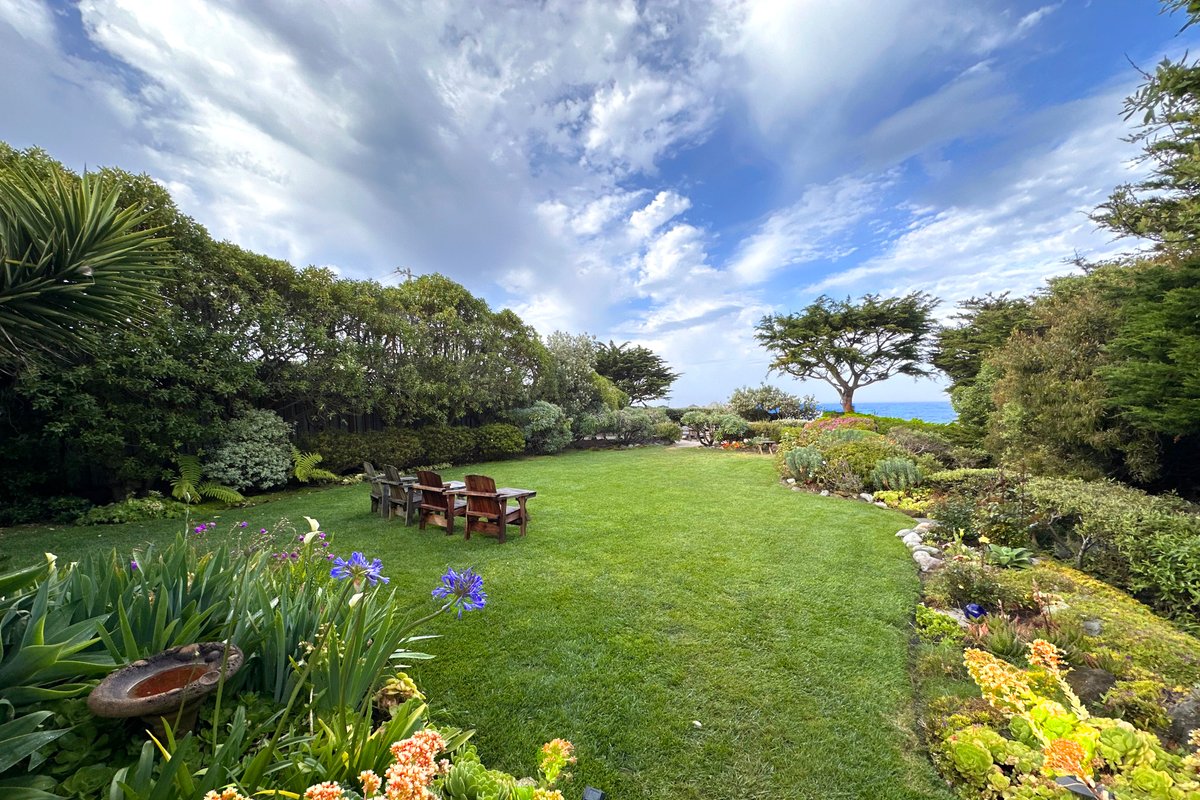 * Beachfront Paradise * with Direct Beach Access