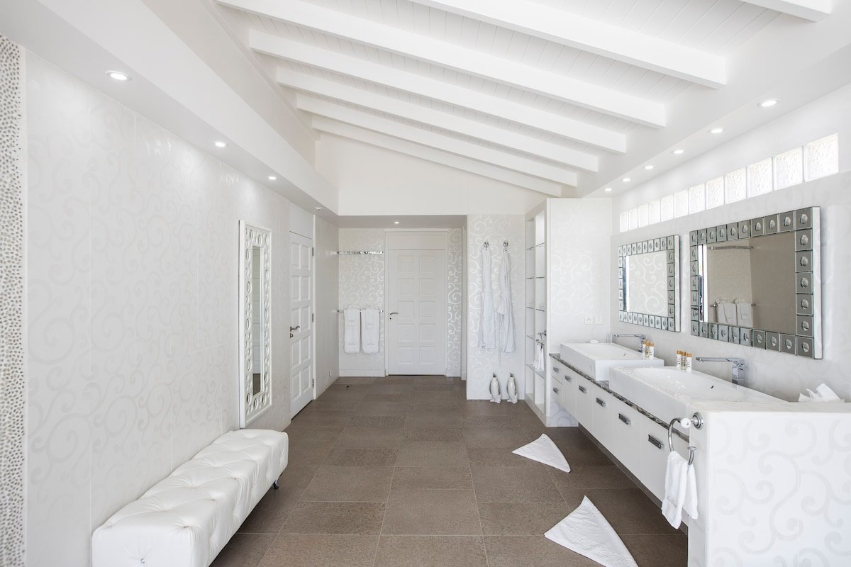 La Perla Palais gallery image 3