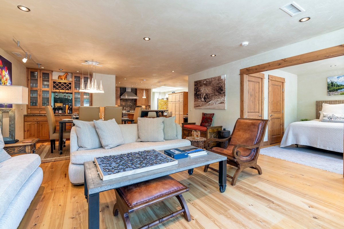 Main Stage Penthouse gallery image 2