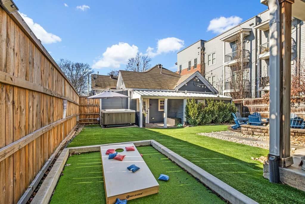 Down town Dream Stay – Two Luxury Homes -7BR! gallery image 5